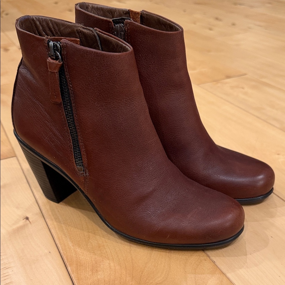 Ecco Brown Leather Ankle Boots